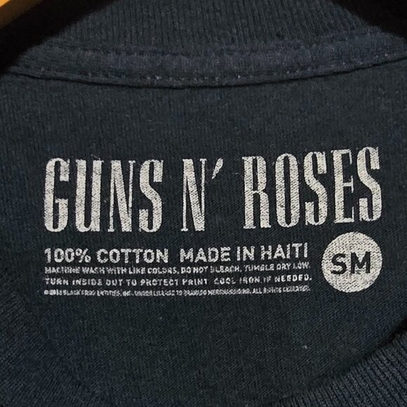 Official 2016 Guns N' Roses Not in this Lifetime Tour SS Crewneck Black Sz S* - Picture 2 of 3
